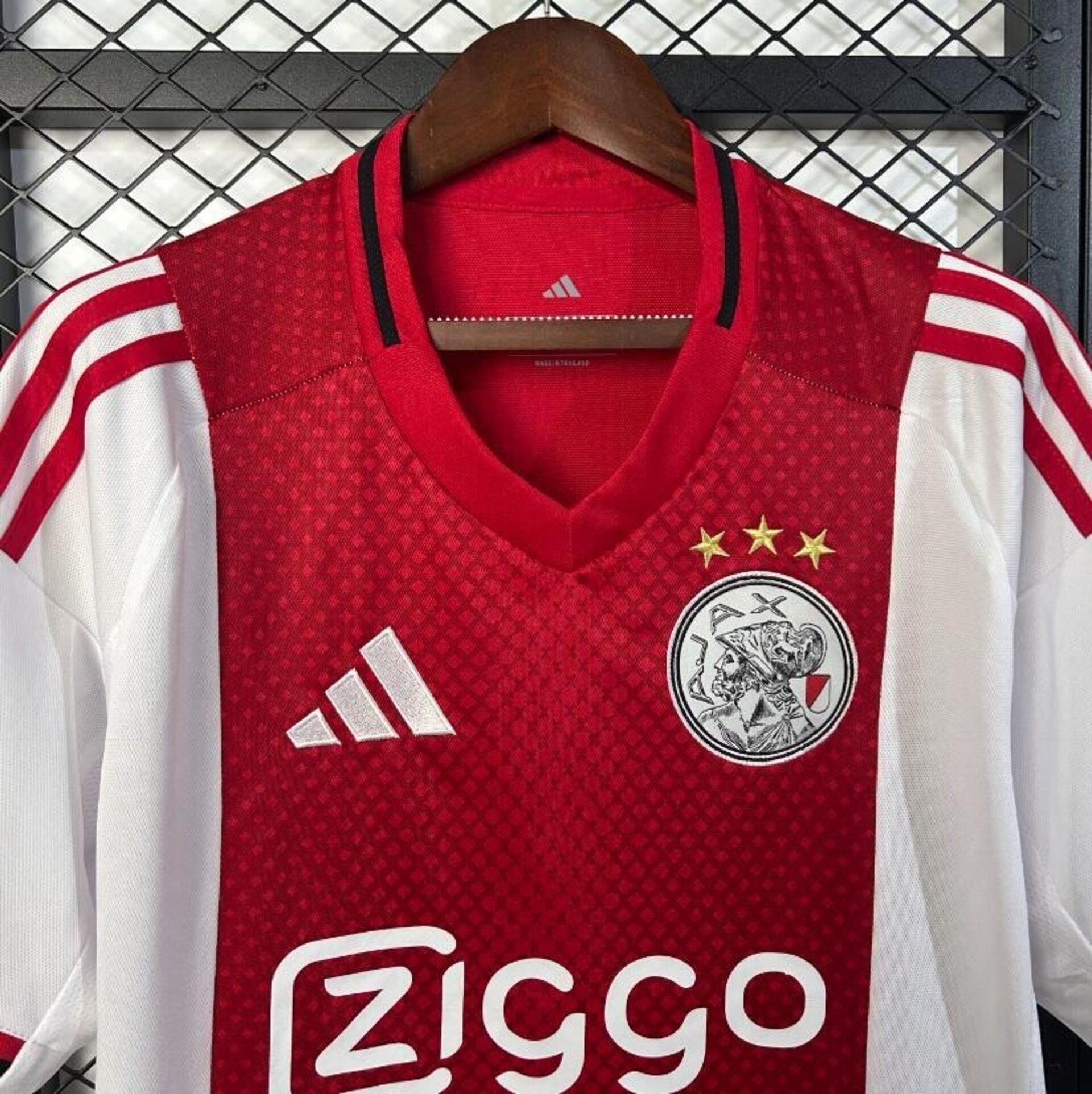 Ajax 25/26 - Local - 4